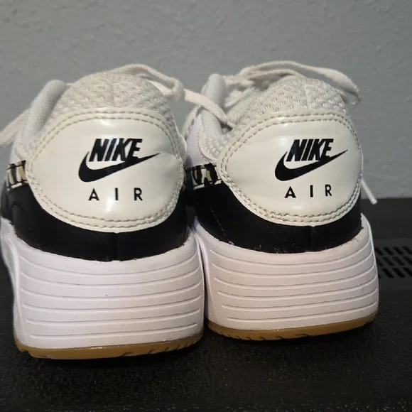 Nike Women's White and Black Sneakers with Animal Print - Picture 7 of 9